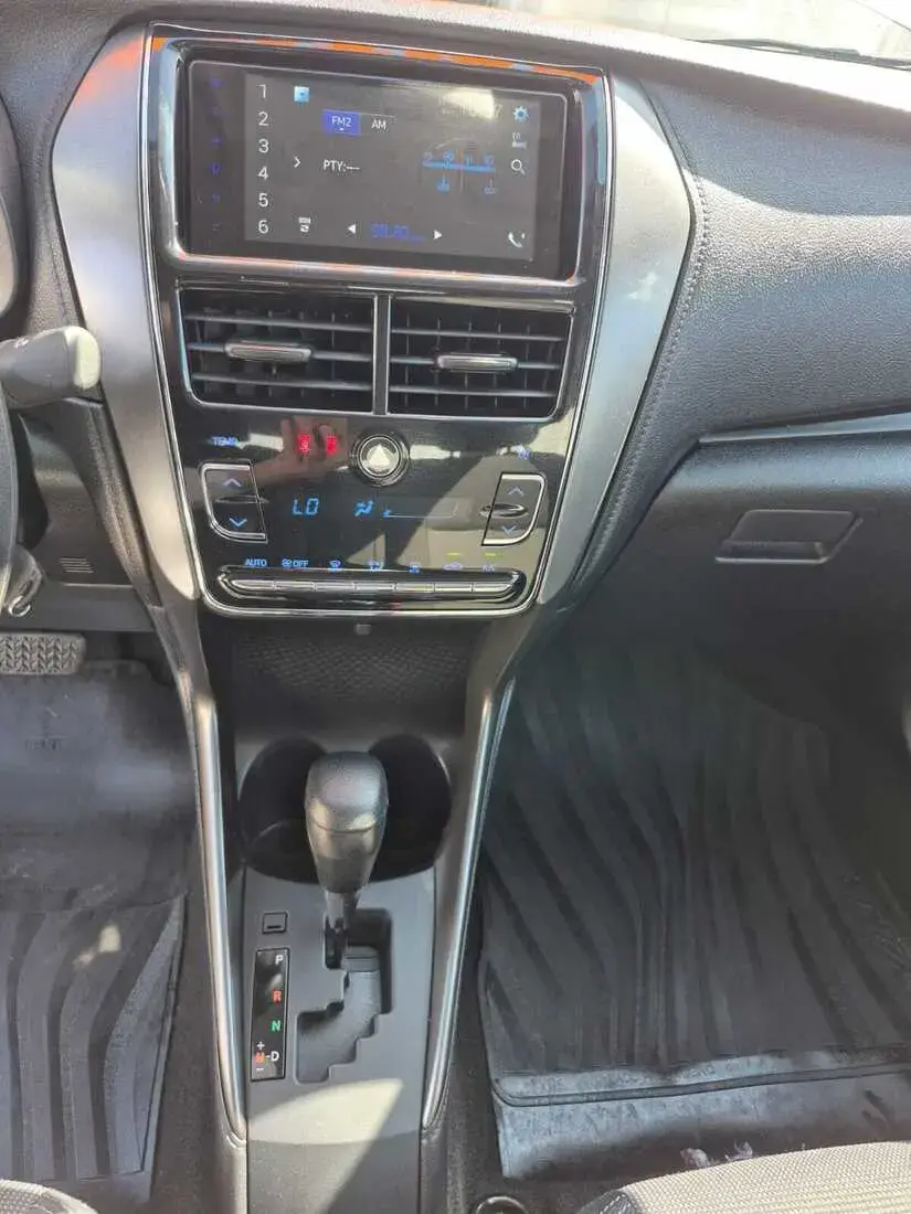 galeria Yaris Sedan