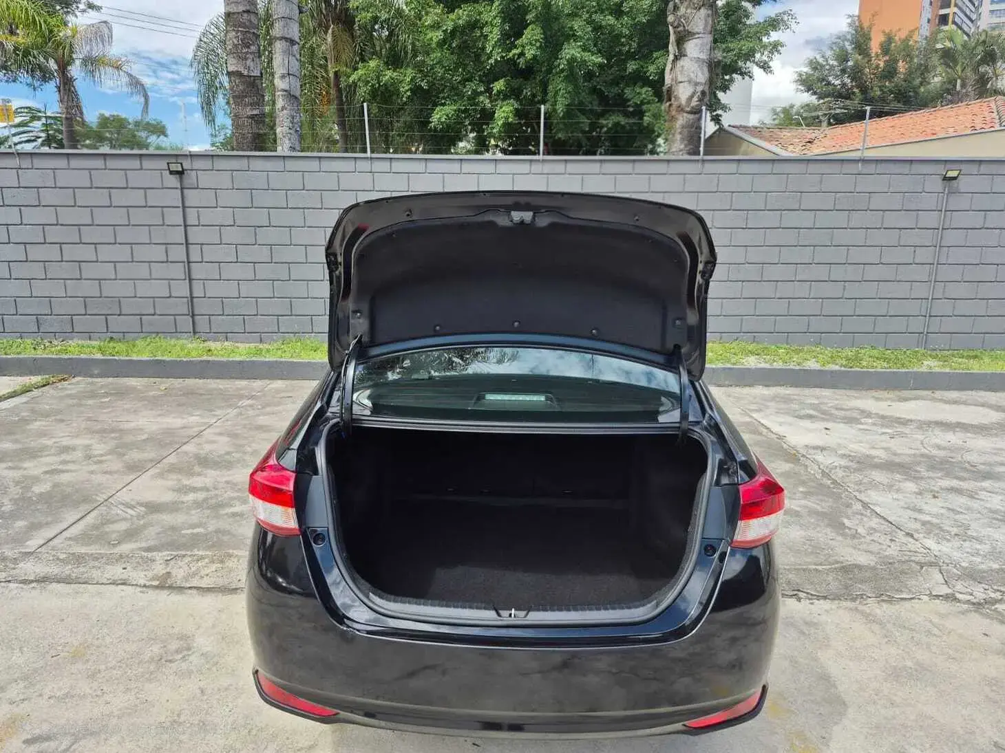galeria Yaris Sedan