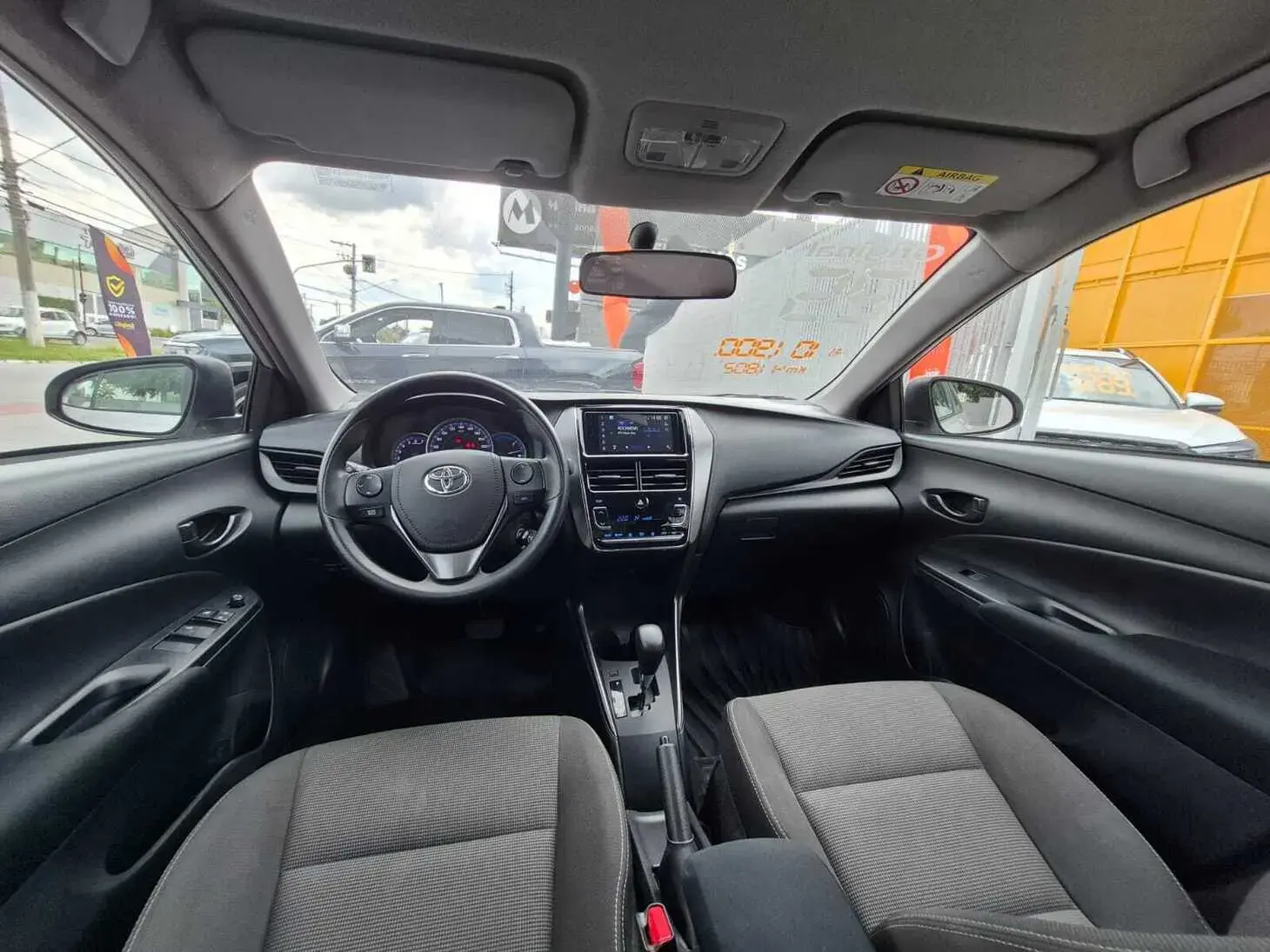 galeria Yaris Sedan