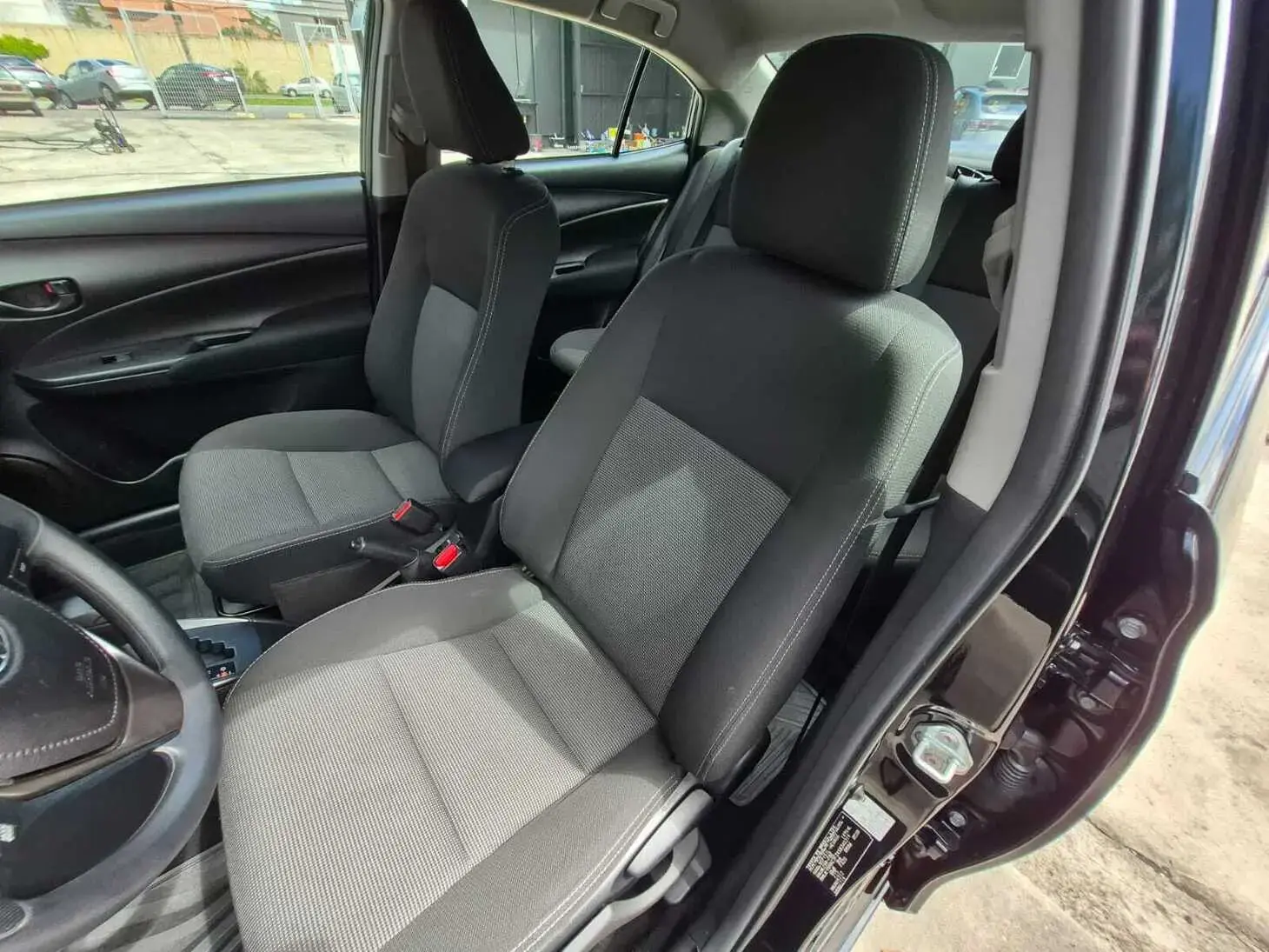 galeria Yaris Sedan