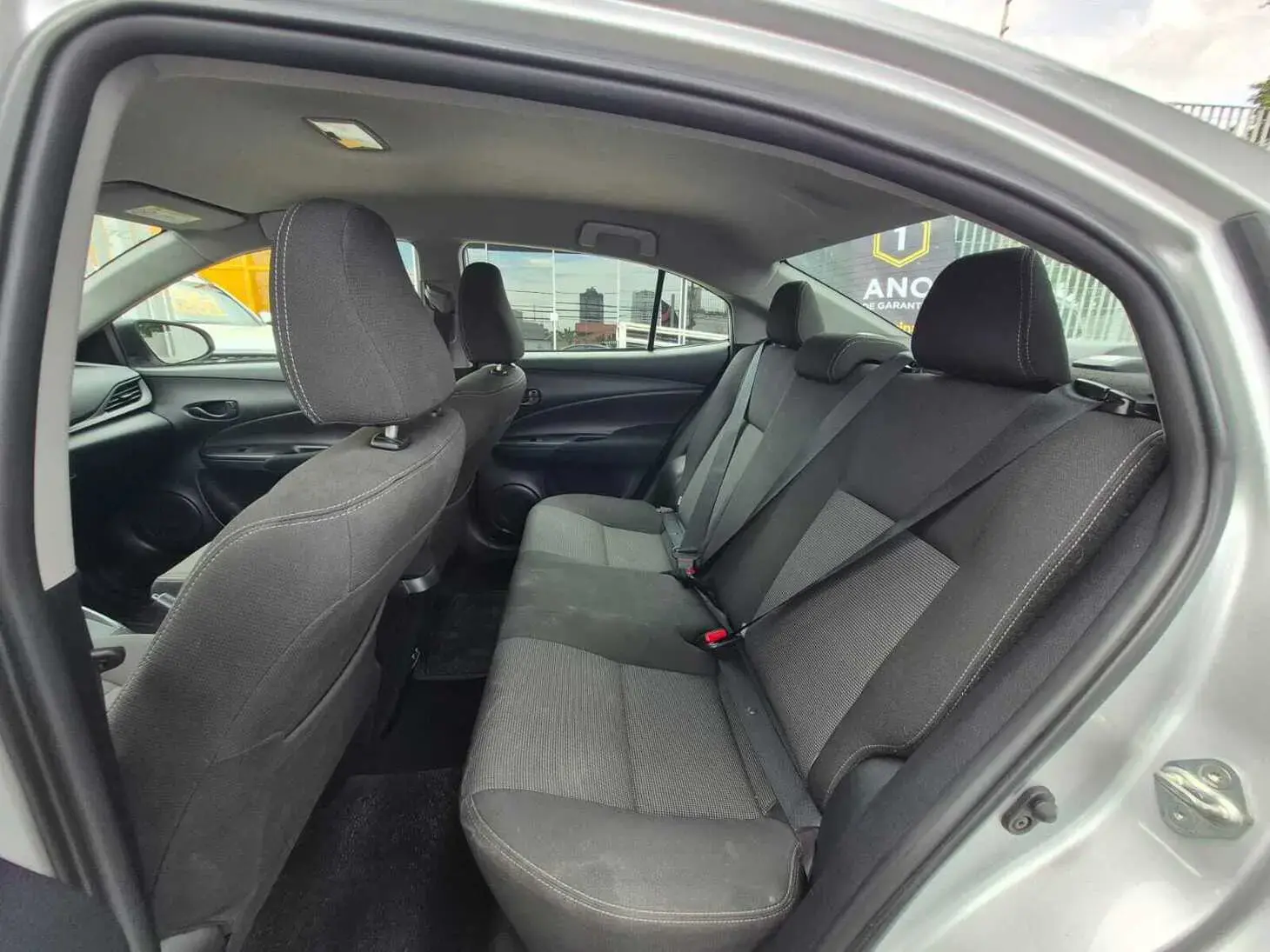 galeria Yaris Sedan