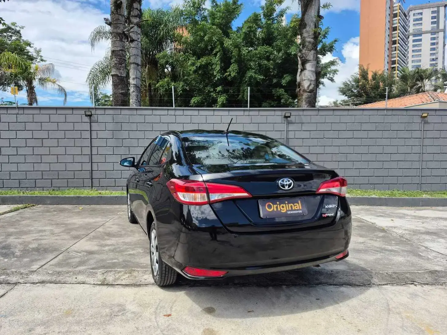 galeria Yaris Sedan