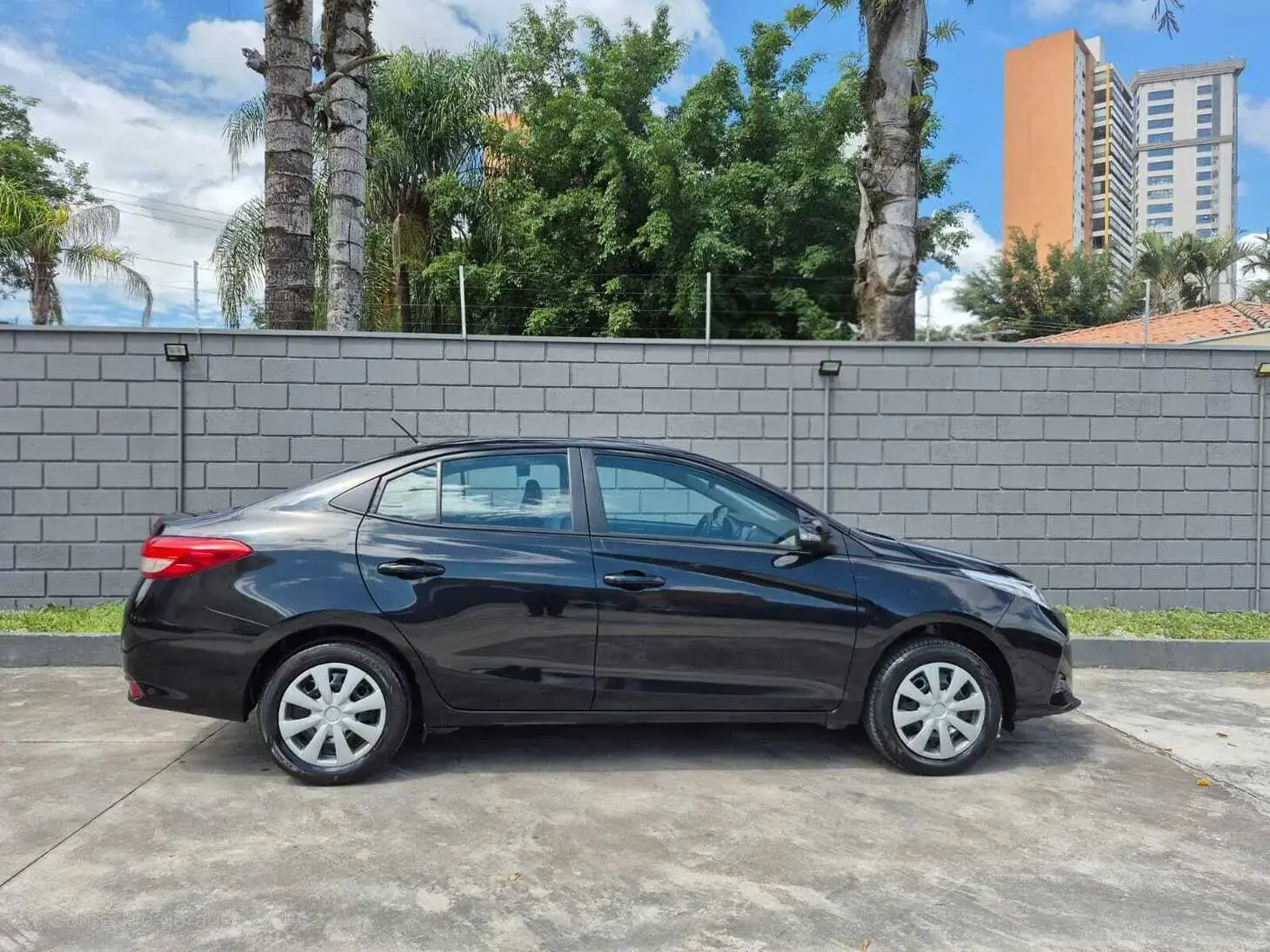 galeria Yaris Sedan