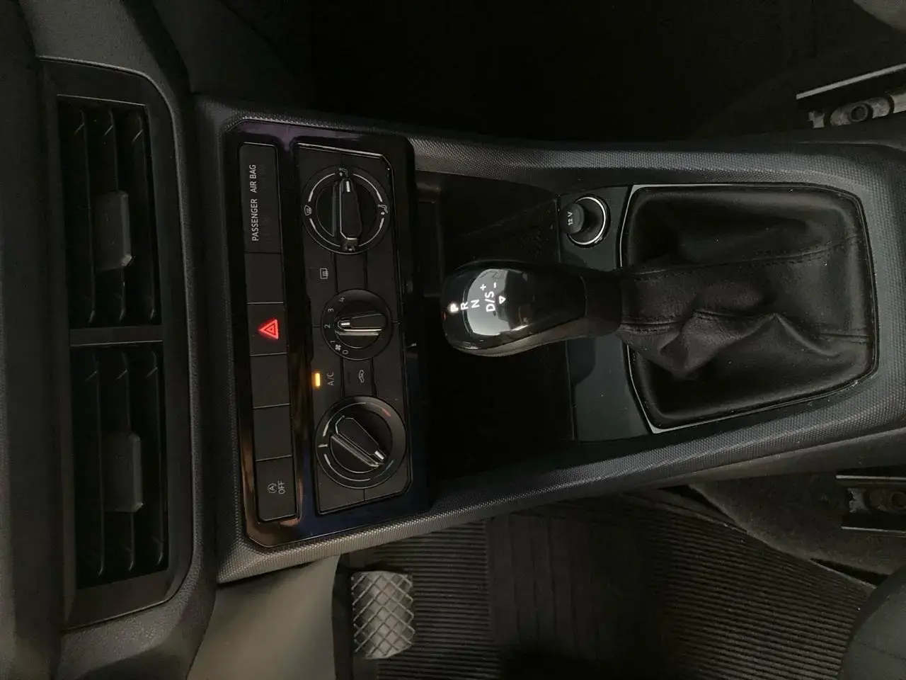 galeria T-Cross Sense 200 TSI 1.0 Flex 5p Aut.