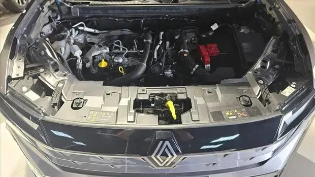 Renault BOREAL 1.3 TCE FLEX ICONIC EDC