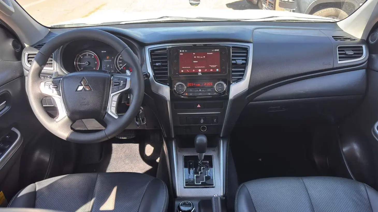 galeria L200 TRITON HPE 2.4 4X4