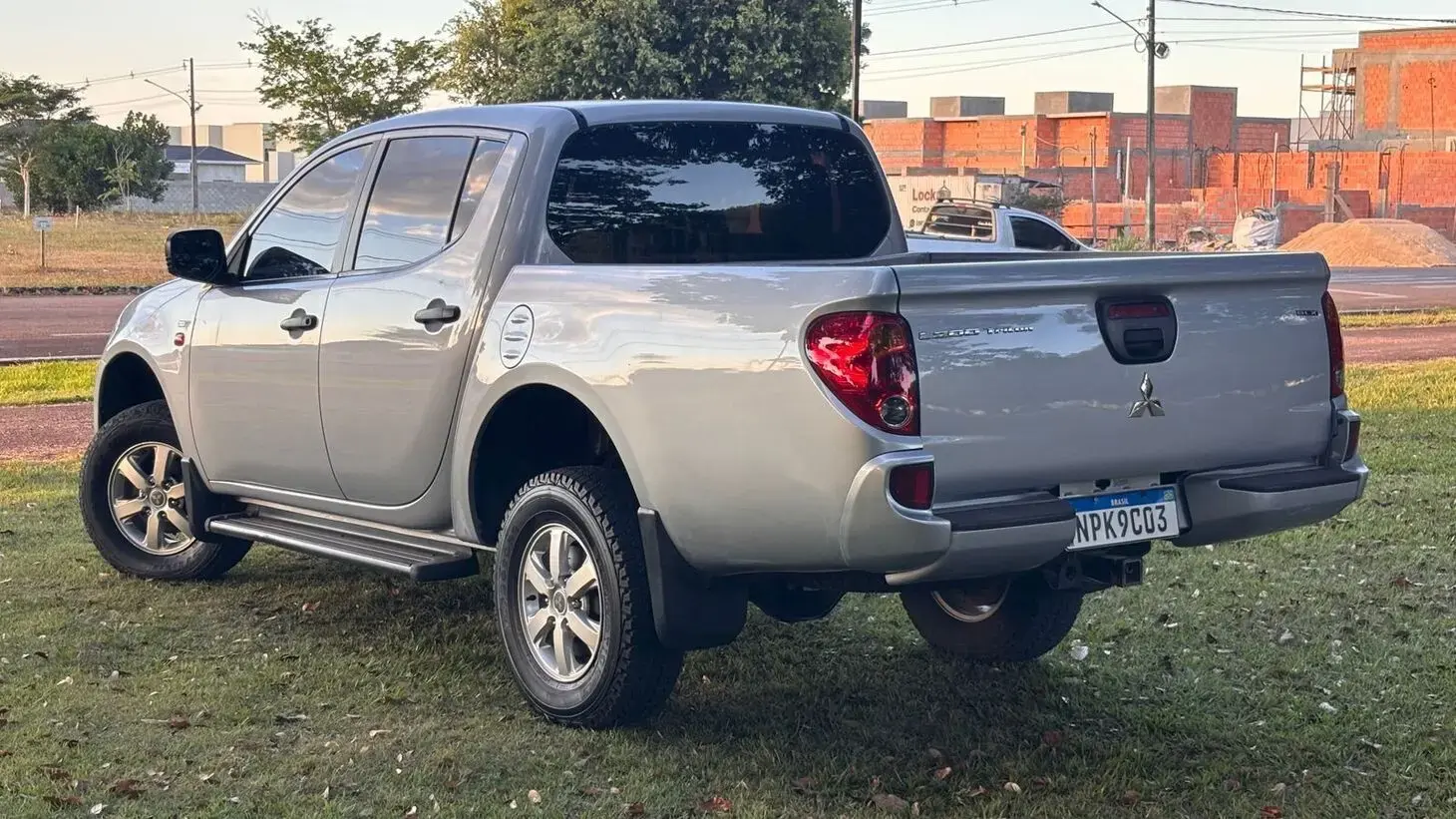 galeria MITSUBISHI L200 TRITON