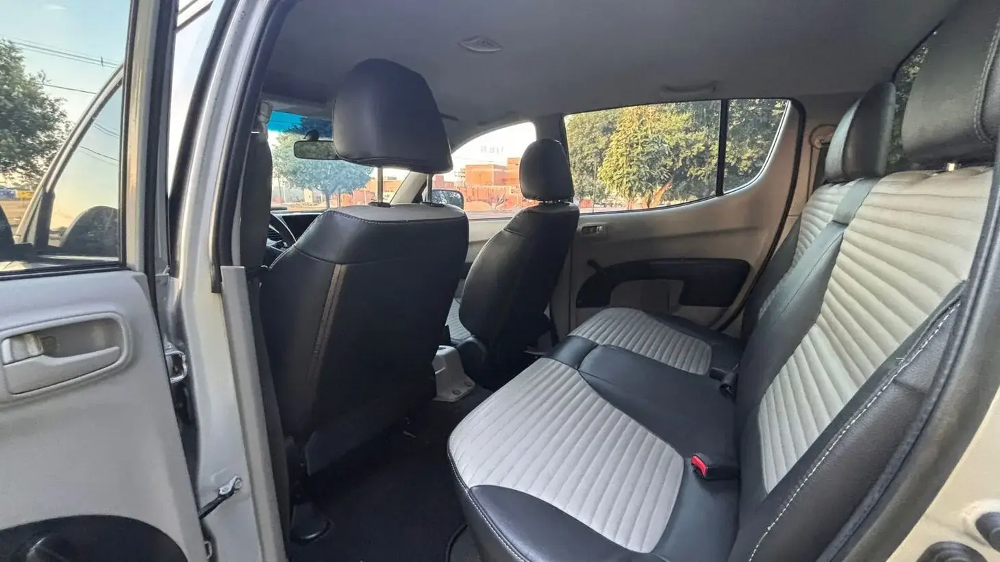galeria MITSUBISHI L200 TRITON