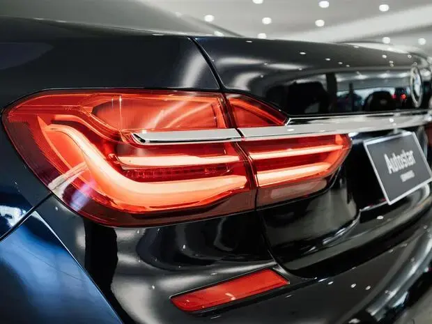 Bmw 750i 750iL M Sport Sedan 4.4 V8 450cv Aut.