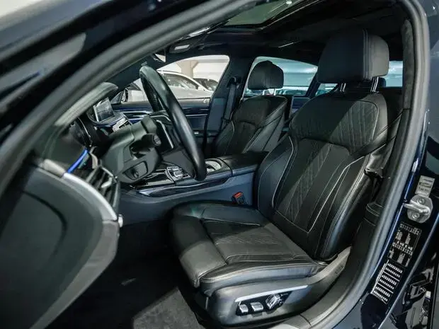 Bmw 750i 750iL M Sport Sedan 4.4 V8 450cv Aut.