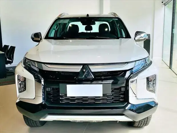 Mitsubishi L200 TRITON 2.4 16V TURBO DIESEL SPORT HPE-S CD 4P 4X4 AUTOMÁTICO