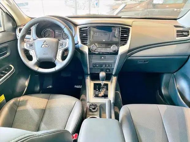 Mitsubishi L200 TRITON 2.4 16V TURBO DIESEL SPORT HPE-S CD 4P 4X4 AUTOMÁTICO