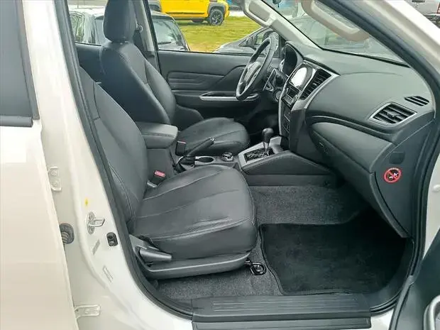 Mitsubishi L200 TRITON 2.4 16V TURBO DIESEL SPORT HPE CD 4P 4X4 AUTOMÁTICO