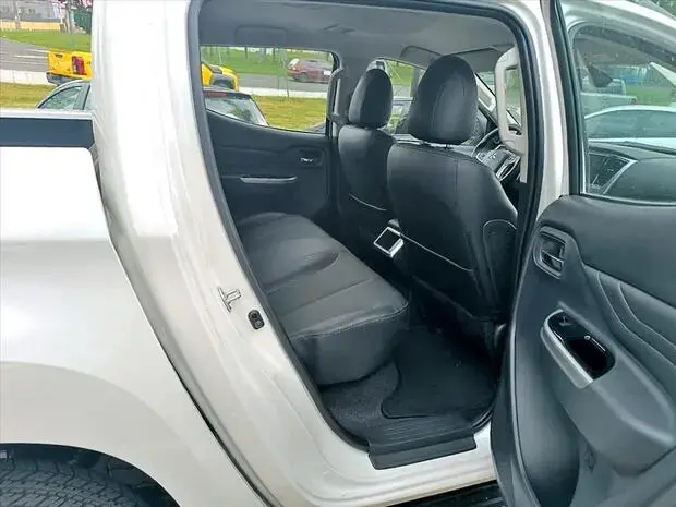 Mitsubishi L200 TRITON 2.4 16V TURBO DIESEL SPORT HPE CD 4P 4X4 AUTOMÁTICO