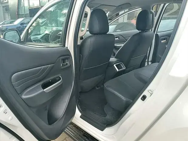 Mitsubishi L200 TRITON 2.4 16V TURBO DIESEL SPORT HPE CD 4P 4X4 AUTOMÁTICO