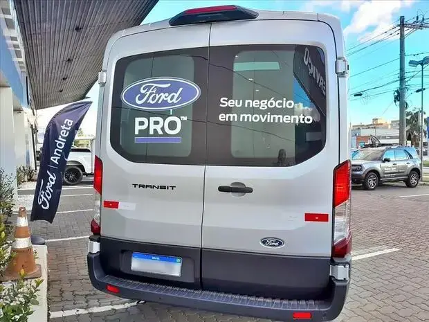 Ford TRANSIT 2.0 ECOBLUE DIESEL MINIBUS 14+1 L3H2 AUTOMÁTICO