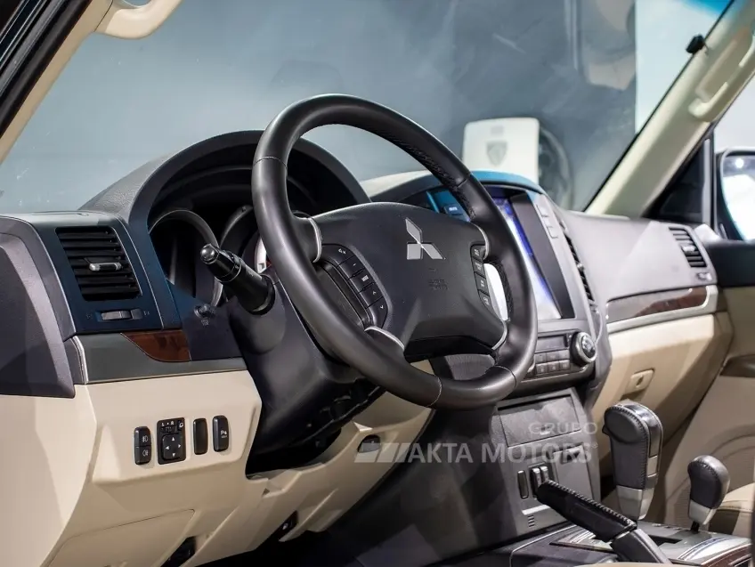 galeria PAJERO FULL