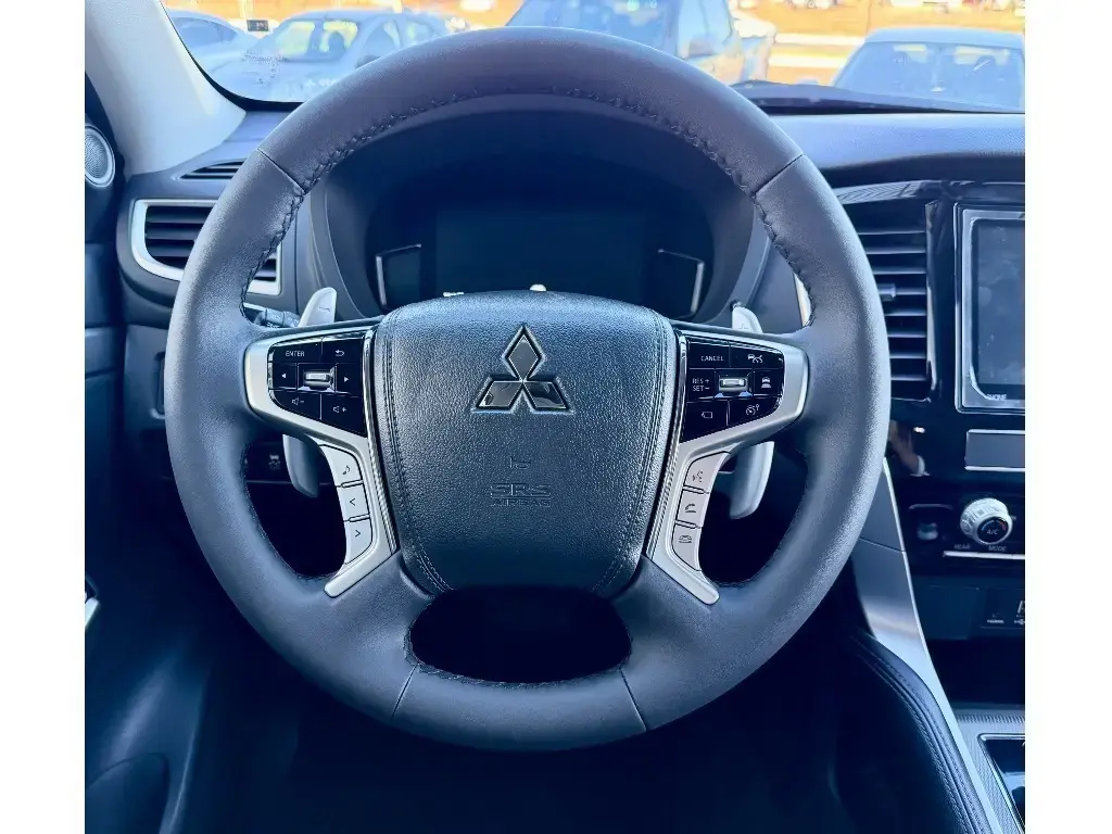 galeria PAJERO SPORT