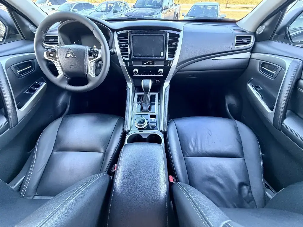 galeria PAJERO SPORT