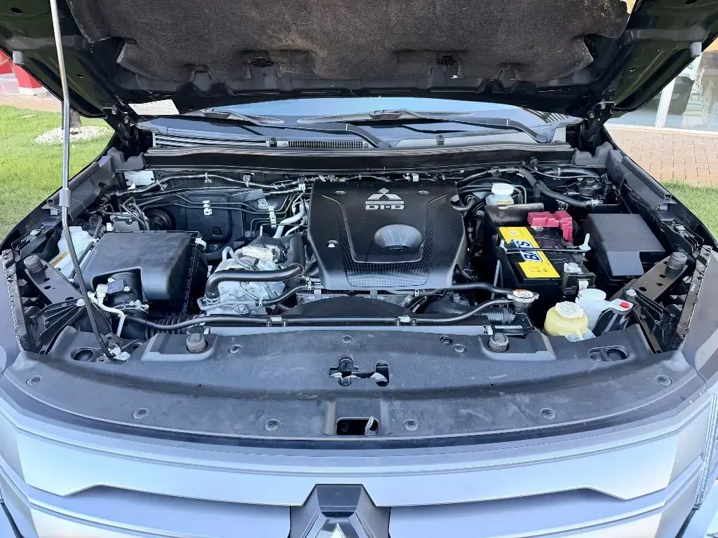 galeria PAJERO SPORT