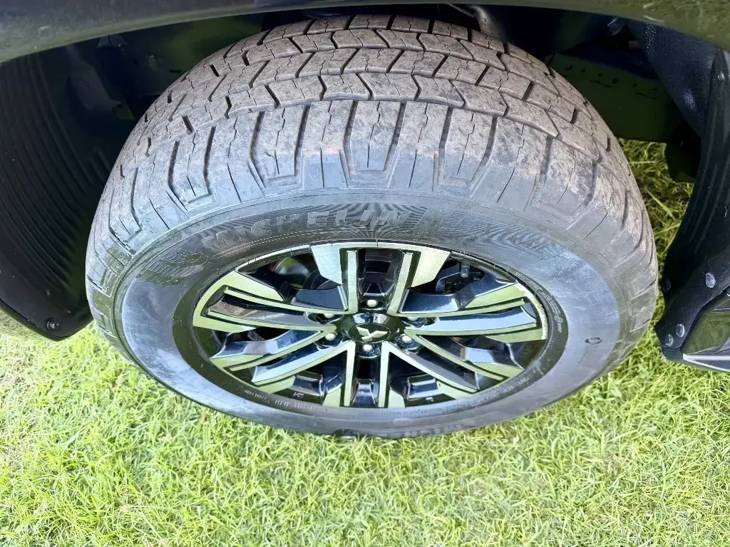 galeria PAJERO SPORT