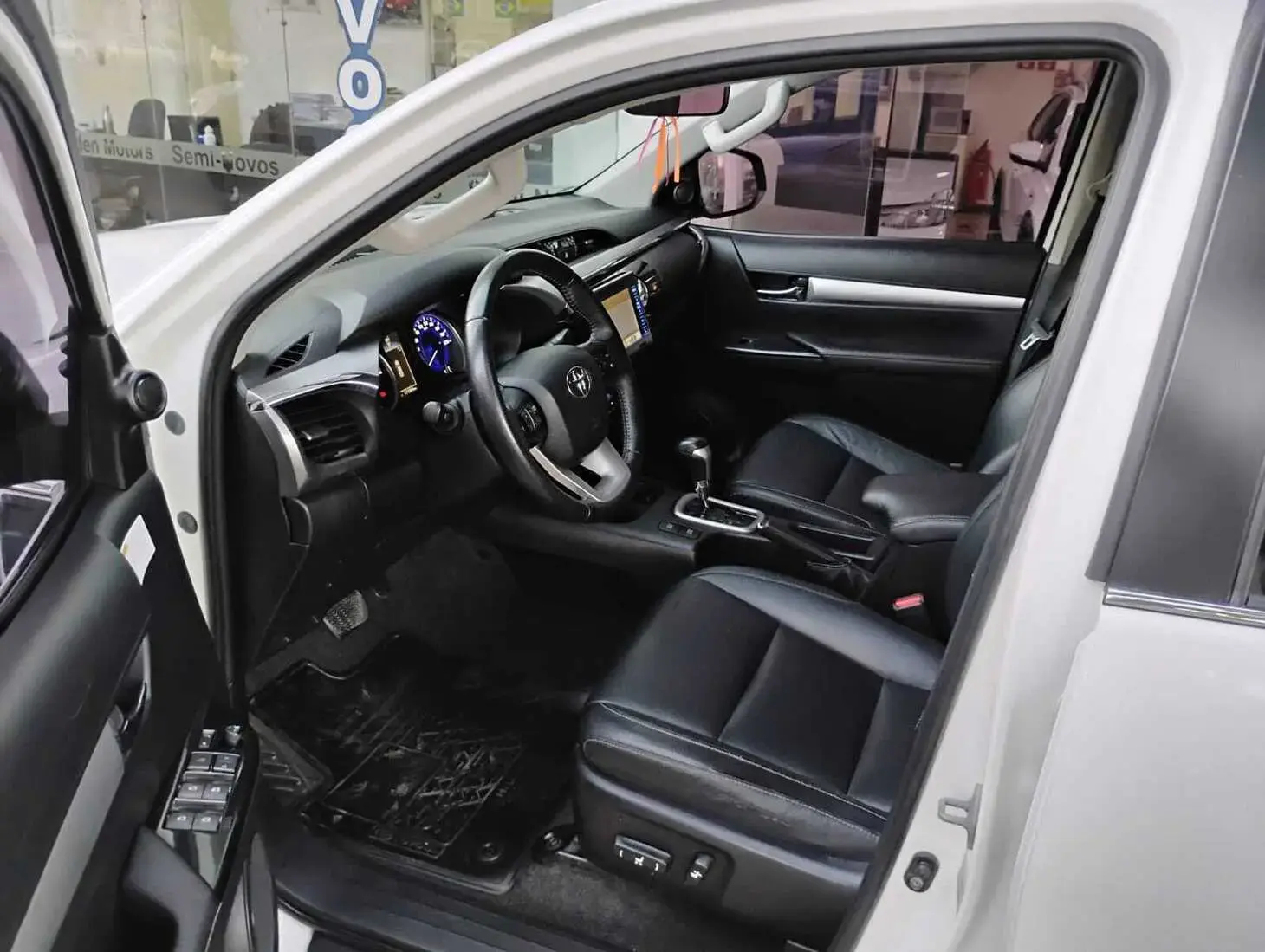 galeria HILUX