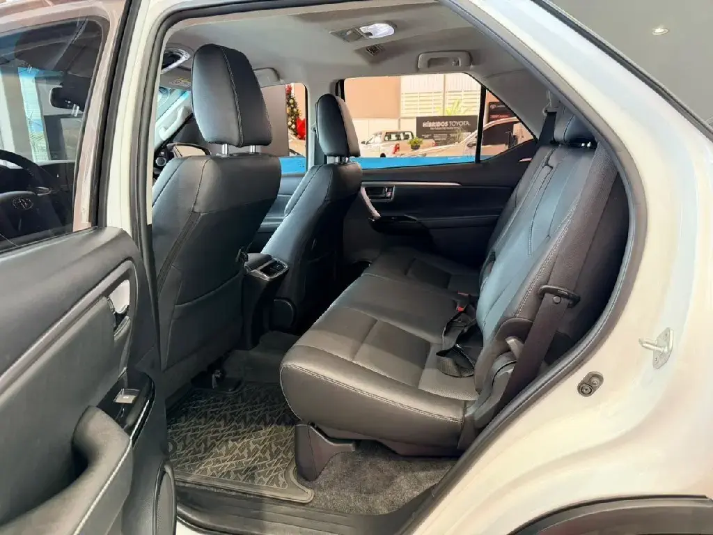 galeria HILUX SW4