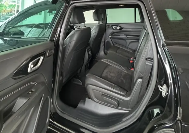 Jeep COMMANDER 2.0 HURRICANE 4 TURBO GASOLINA BLACKHAWK AT9