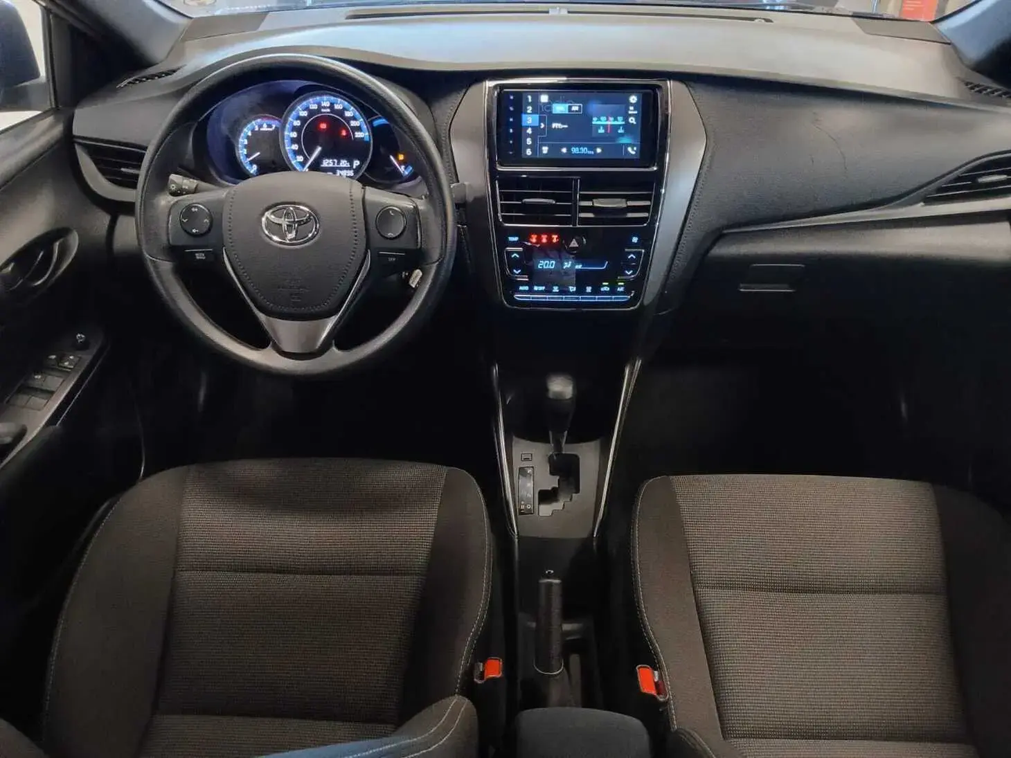 galeria Yaris