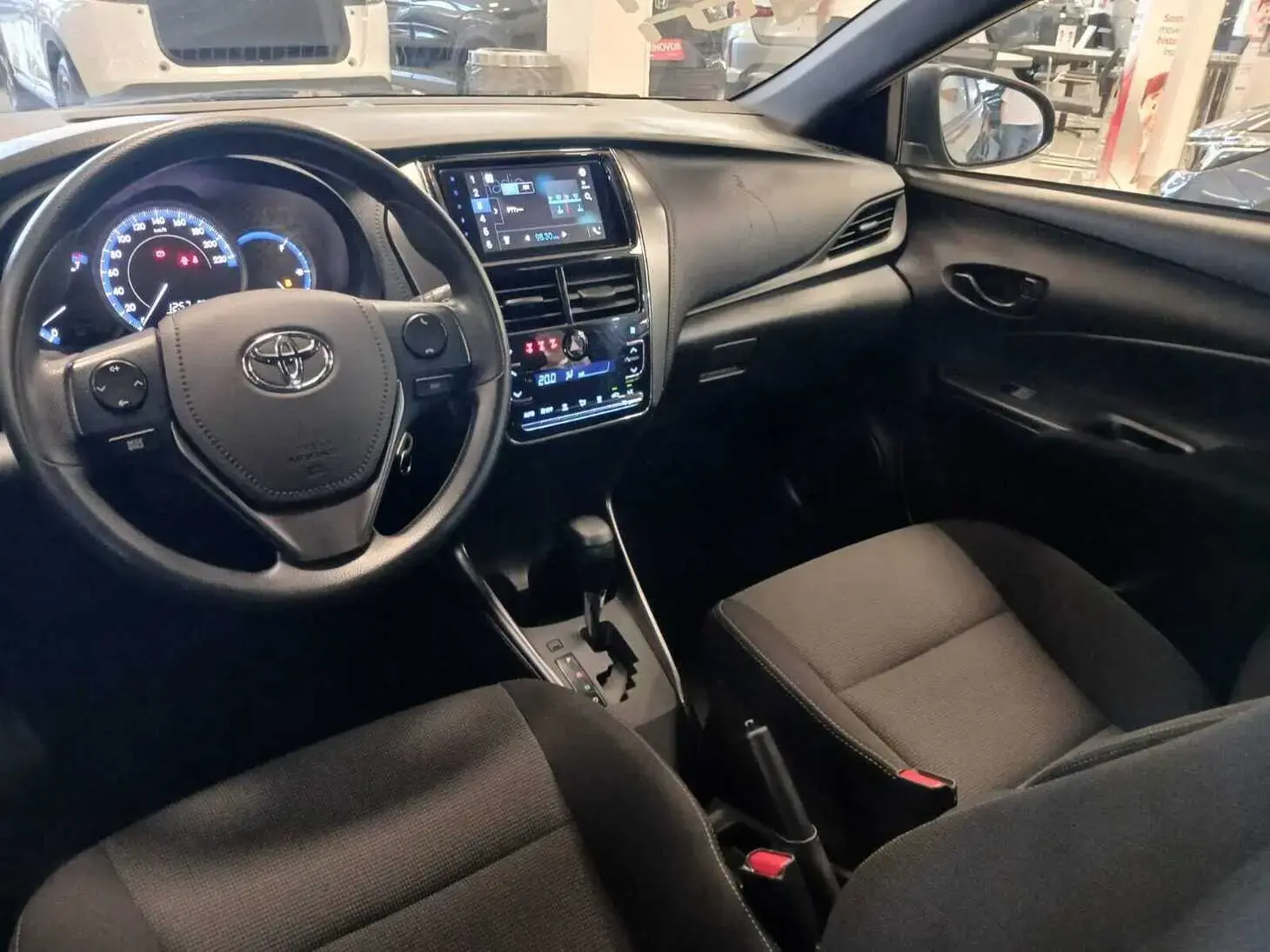 galeria Yaris