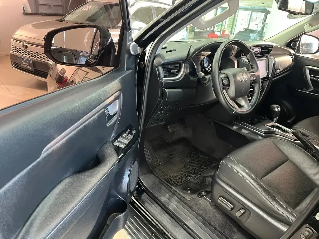 galeria HILUX SW4