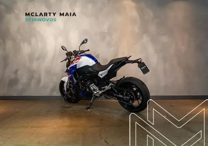 galeria F 900 R SPORT PLUS