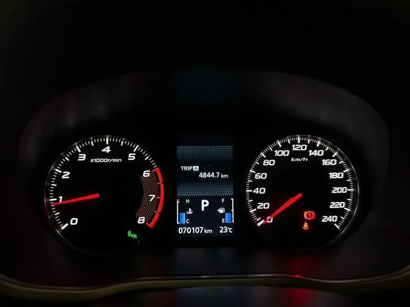 galeria ECLIPSE CROSS