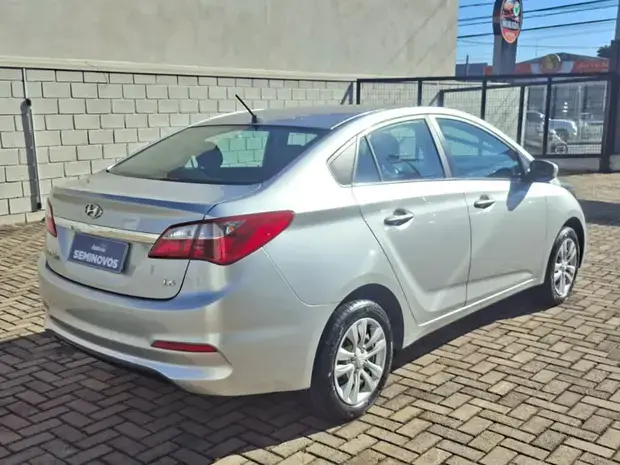 Hyundai HB20S 1.6 COMFORT PLUS 16V FLEX 4P MANUAL