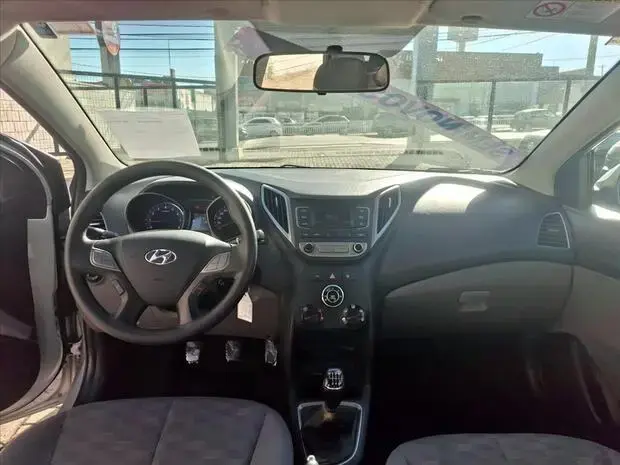 Hyundai HB20S 1.6 COMFORT PLUS 16V FLEX 4P MANUAL