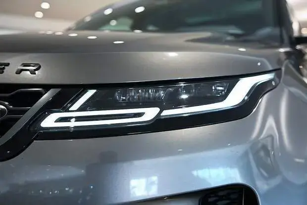 Land Rover Range Rover Evoque Dynamic P240 HSE AWD (Aut)