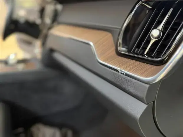Volvo XC60 2.0 T8 RECHARGE ULTIMATE AWD GEARTRONIC