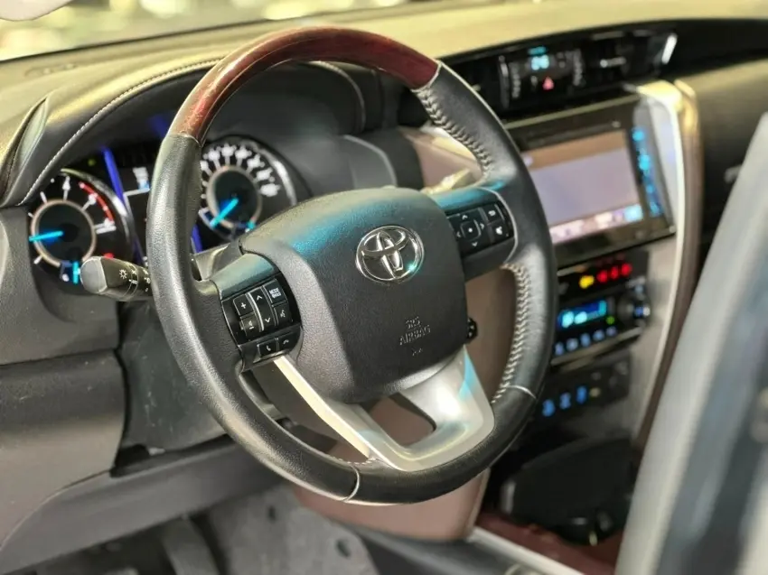galeria HILUX SW4