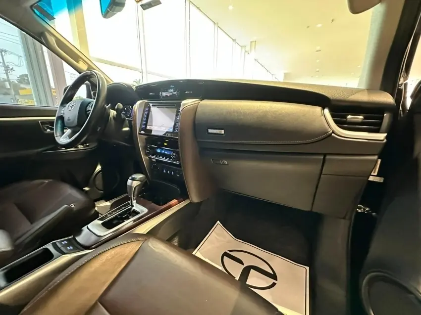 galeria HILUX SW4