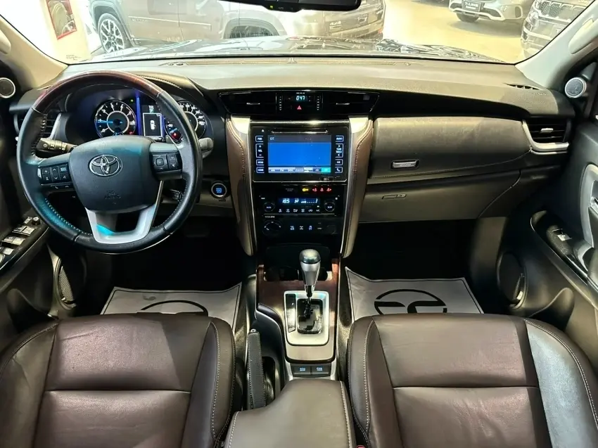 galeria HILUX SW4