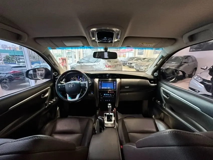 galeria HILUX SW4