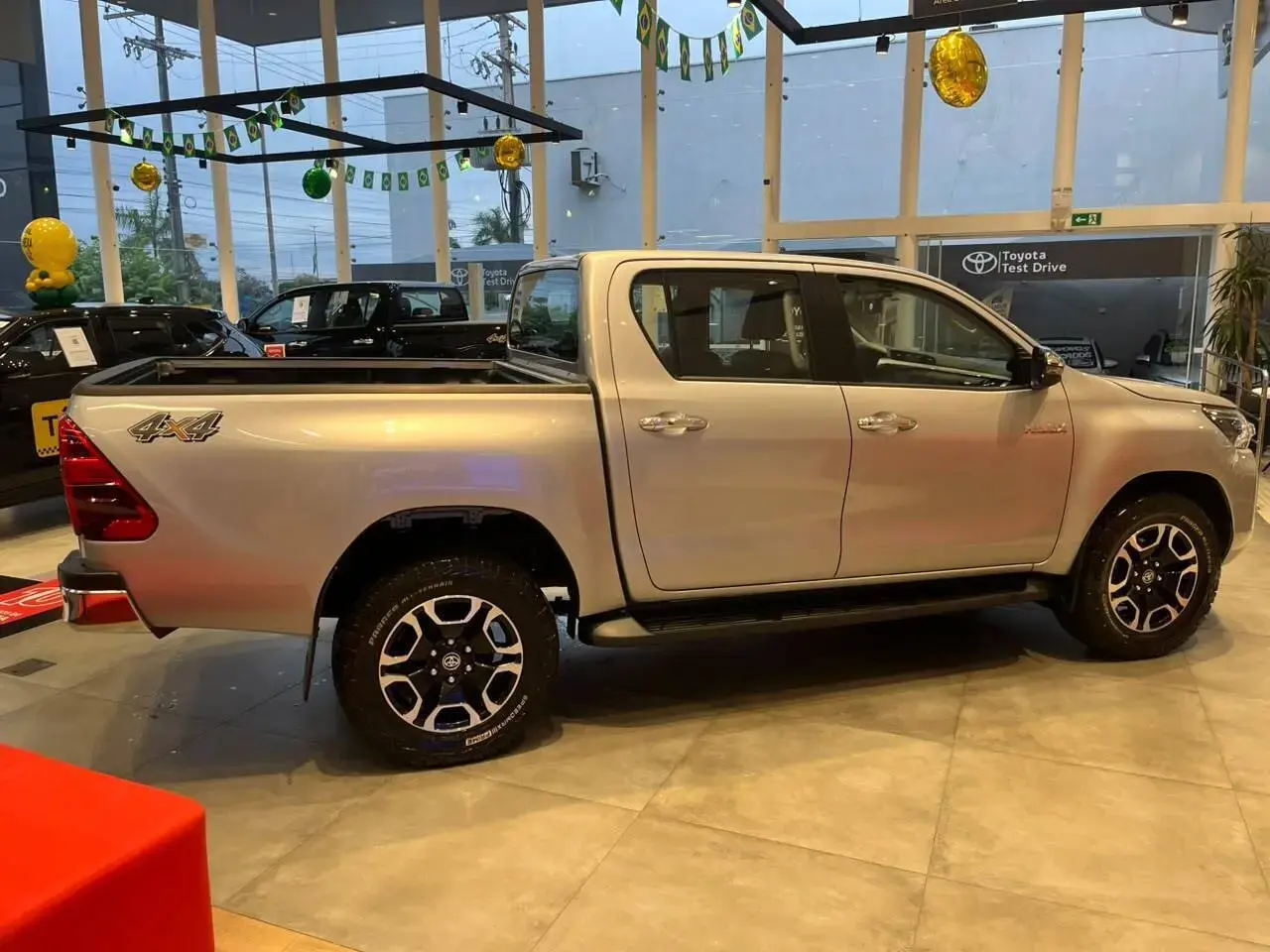 galeria HILUX SRV 4X4 2.8