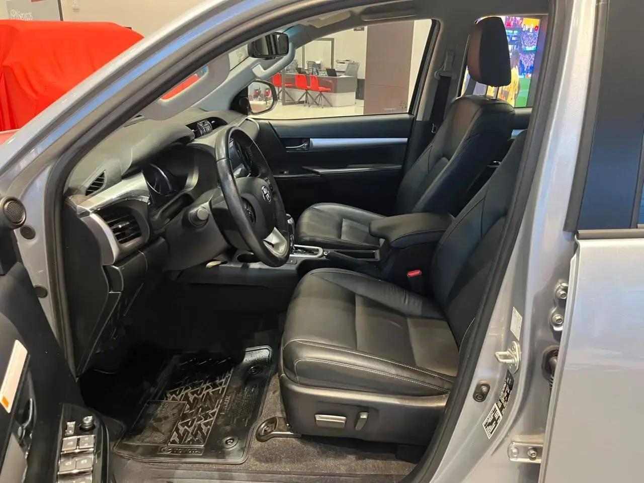 galeria HILUX SRV 4X4 2.8