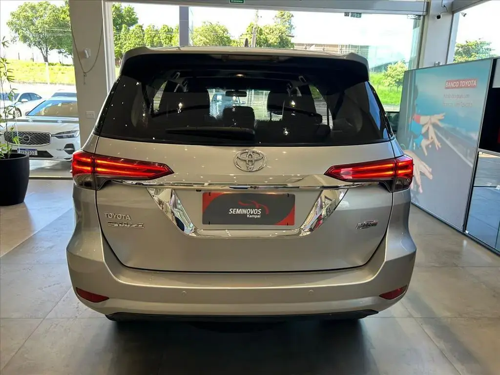 galeria HILUX SW4