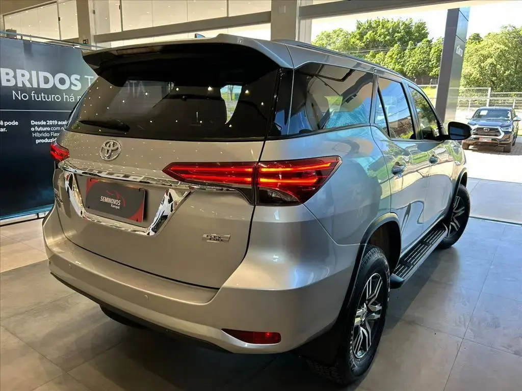 galeria HILUX SW4