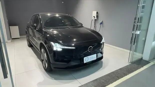 Volvo EX30 69 KW ELÉTRICO PLUS