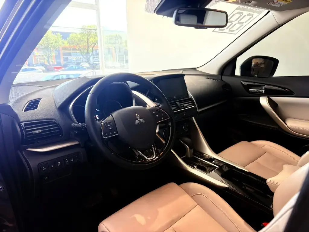 galeria ECLIPSE CROSS