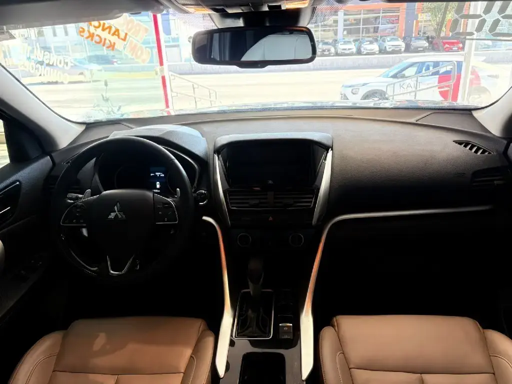 galeria ECLIPSE CROSS