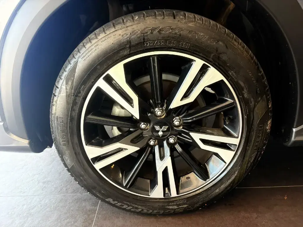 galeria ECLIPSE CROSS
