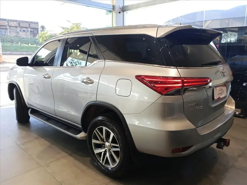 galeria HILUX SW4